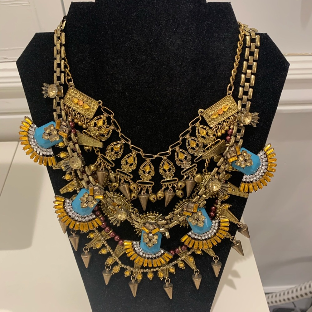 Statement necklace